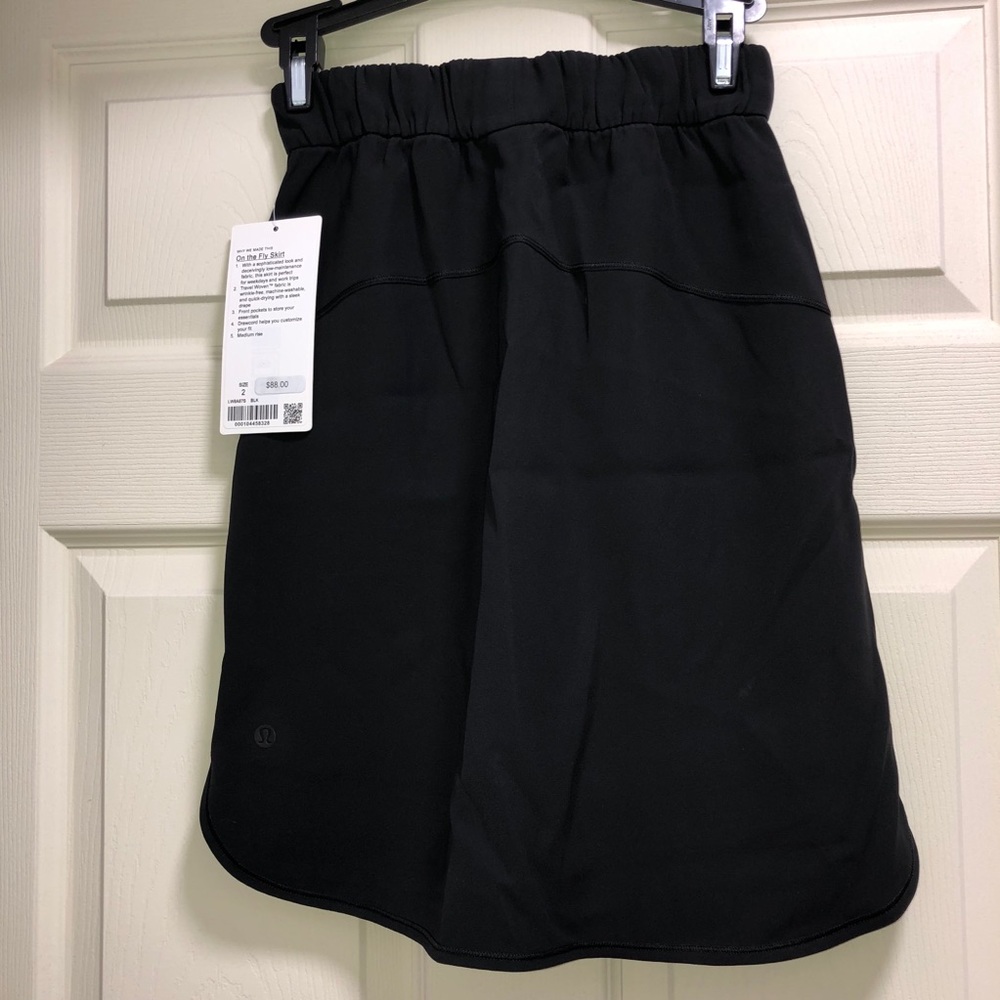 NWT! Lululemon On the Fly black skirt Size 2 - Picture 8 of 10